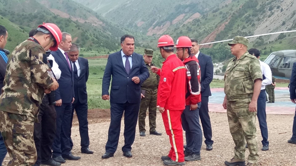 塔吉克斯坦州長蒞臨集為駐塔子公司項目現場視察工作2